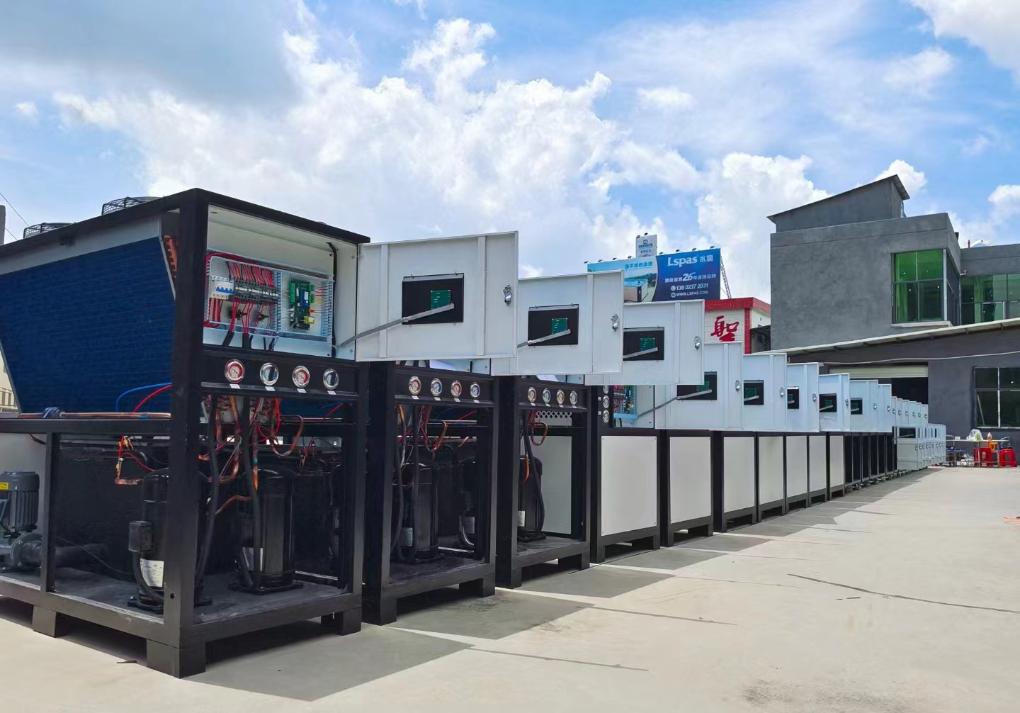 Differences between an aircooled chiller and a watercooled one